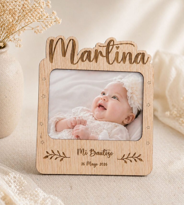 Marco con iman y la foto del bebé para detalles del bautizo