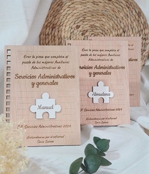 Certificado personalizado en madera en Forma de Hoja de Cuaderno