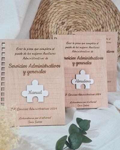 Certificado personalizado en madera en Forma de Hoja de Cuaderno