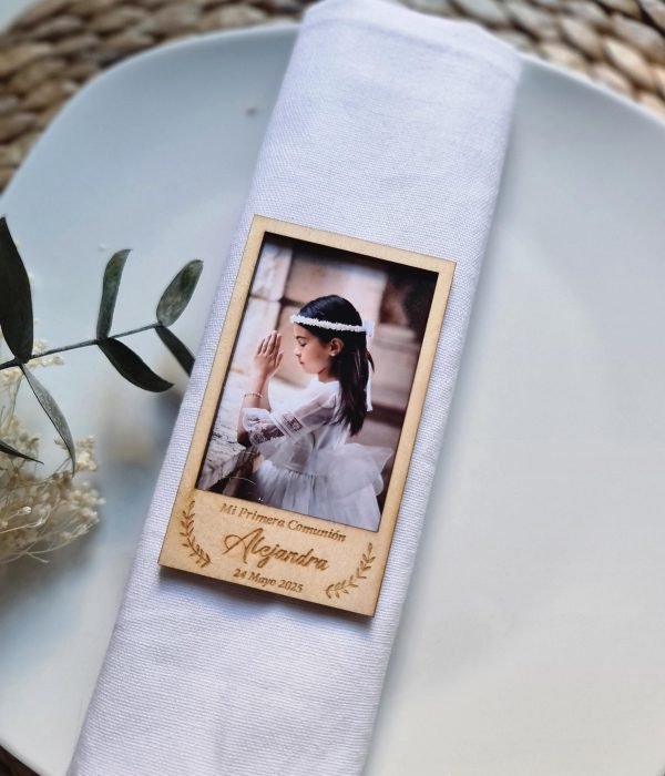 Imán de Madera Recuerdo Comunión “Alejandra”