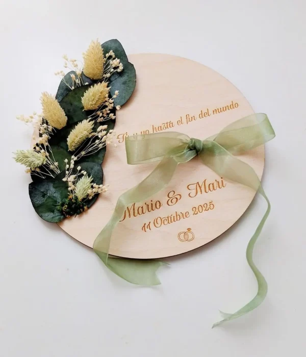 Porta Alianzas de Madera con Flores Preservadas